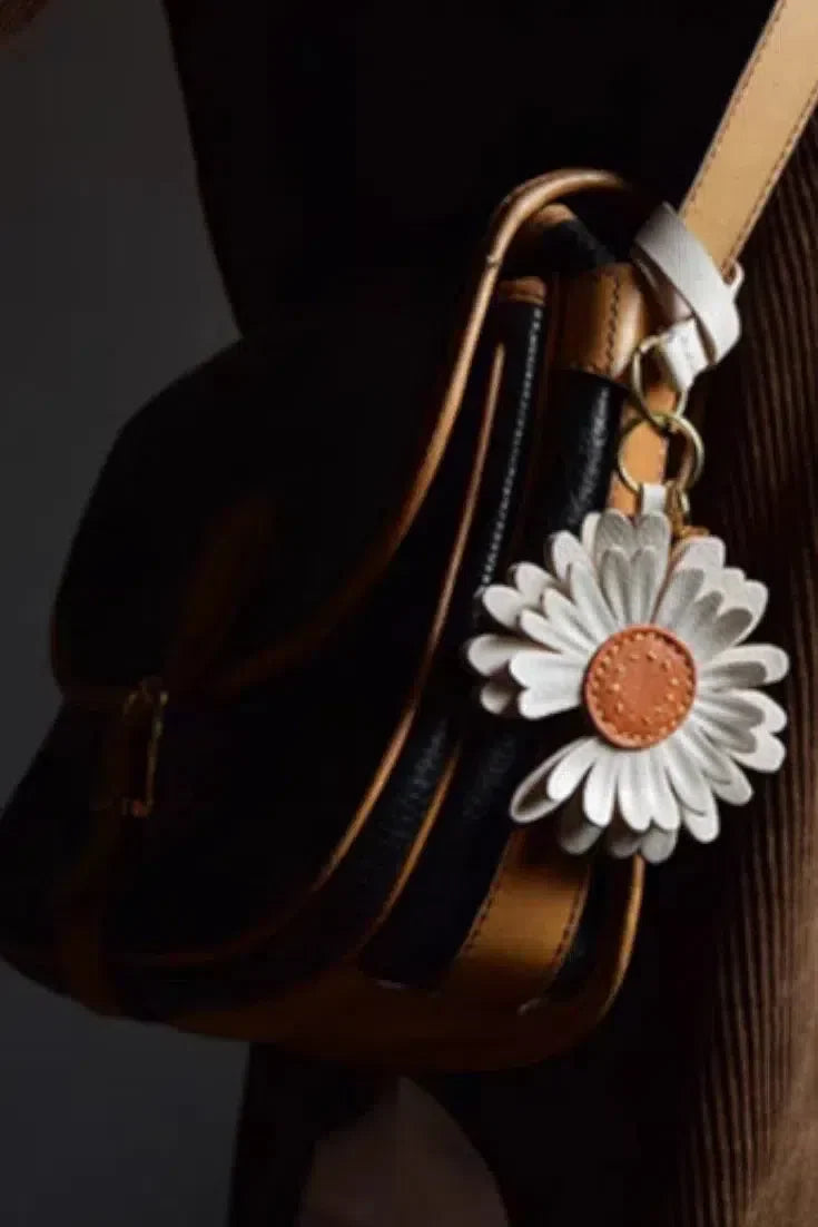 Daisy – Floral design – Bag charm-15137985986944-Santi Vento Atelier