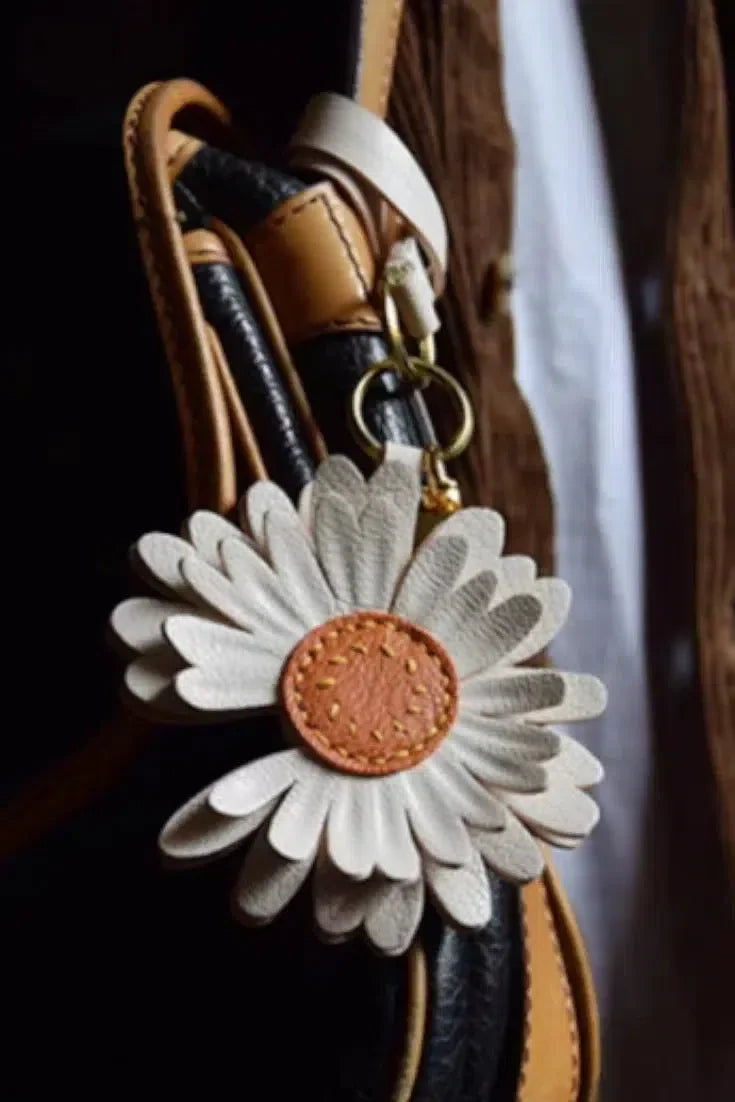Daisy – Floral design – Bag charm-15137985986944-Santi Vento Atelier