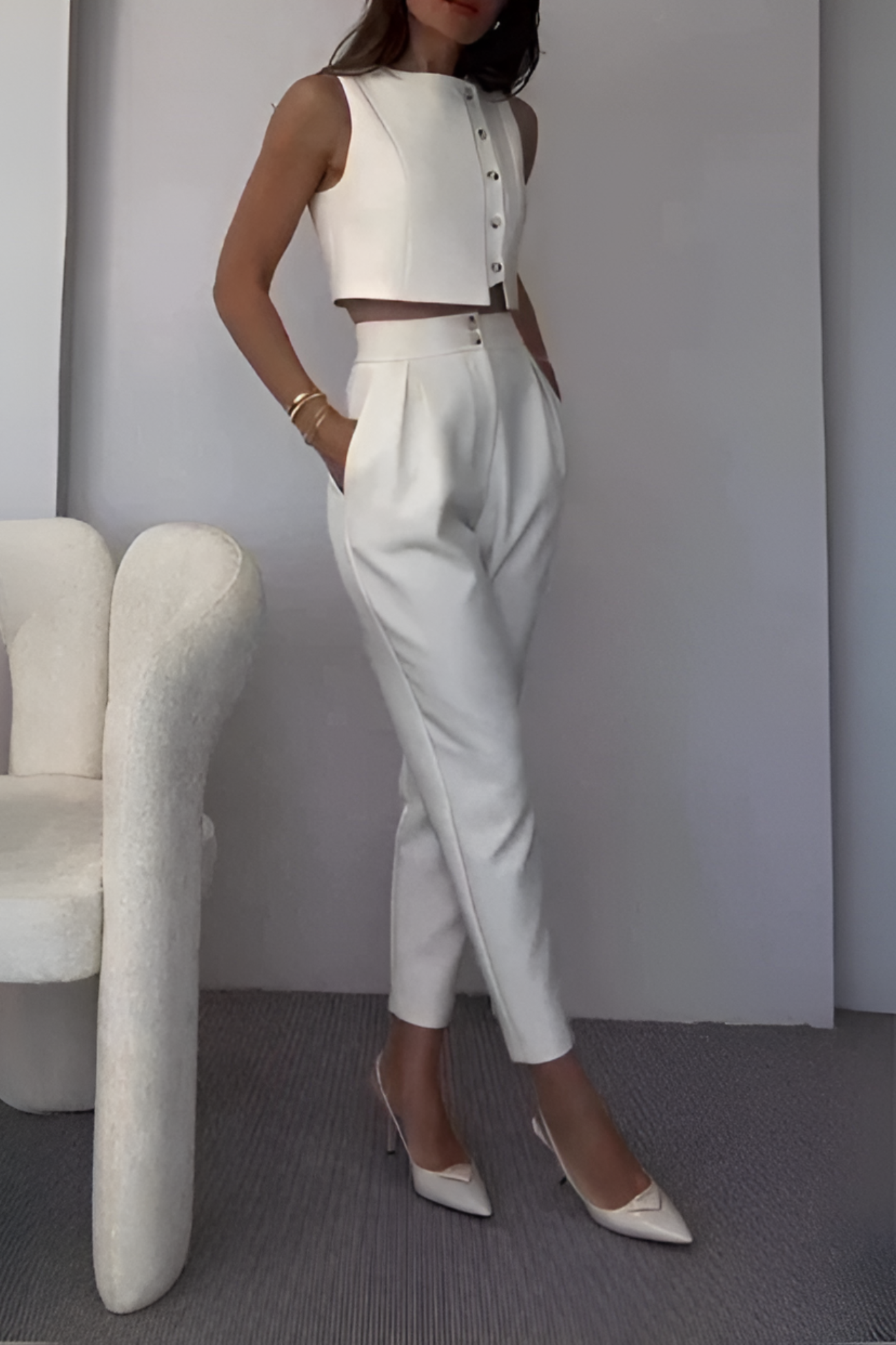 Émara – Tailored minimal – Cropped vest & tapered trousers set-15151288975744-Santi Vento Atelier