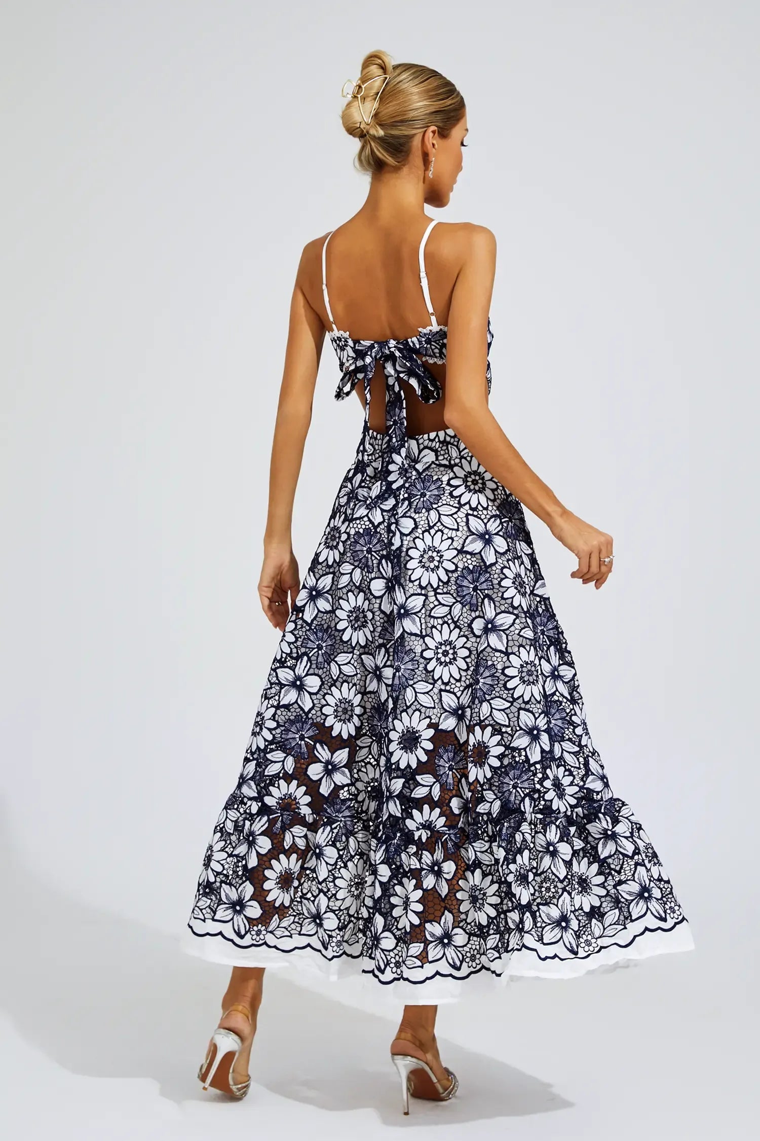 Floretta – Floral lace charm – Halter midi dress-15147056234880-Santi Vento Atelier