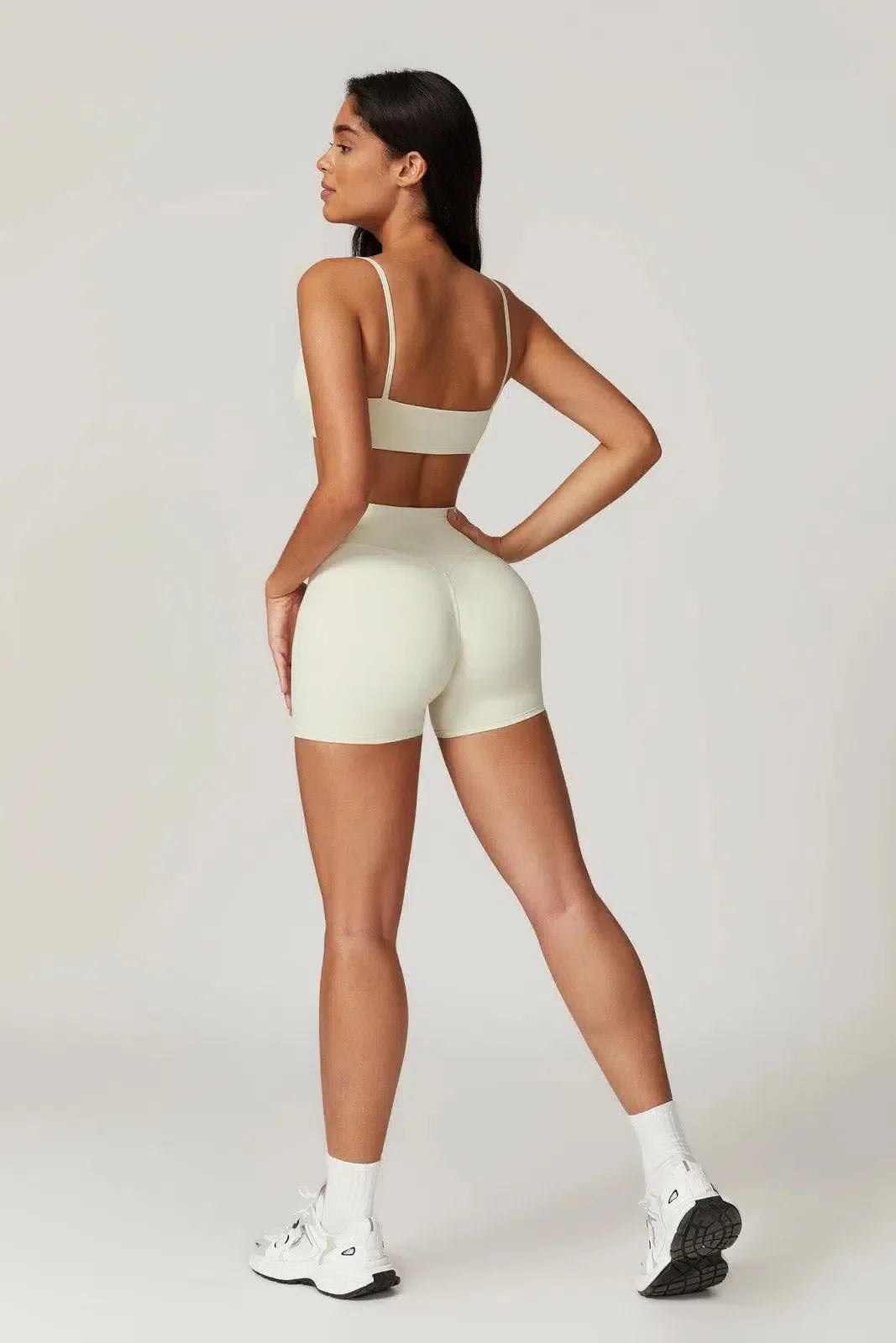 Idalia – V-waist design – Sports bra & shorts set-15138003026304-Santi Vento Atelier