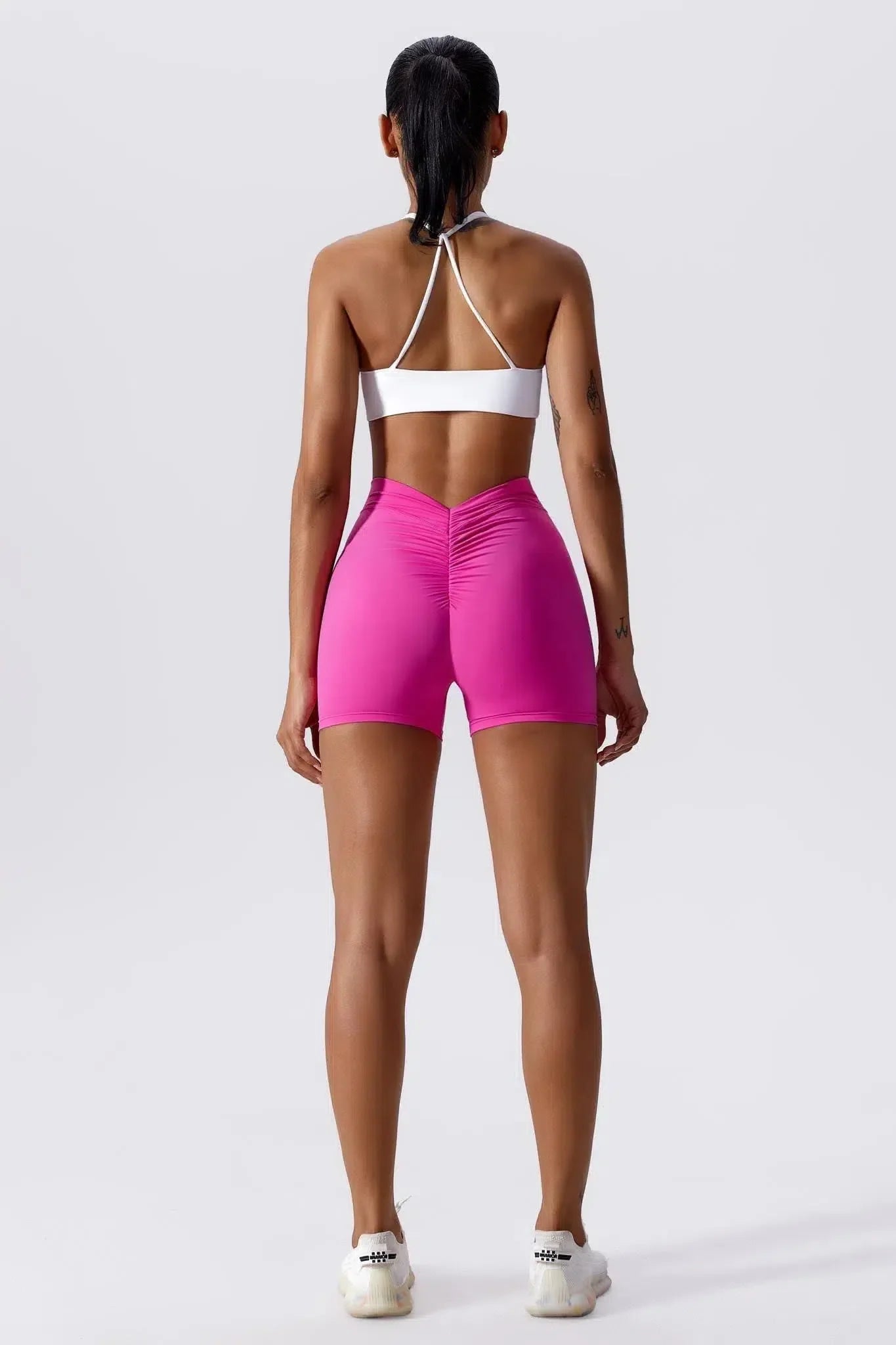 Leira – V-shaped waistband – Activewear shorts-15138001650048-Santi Vento Atelier