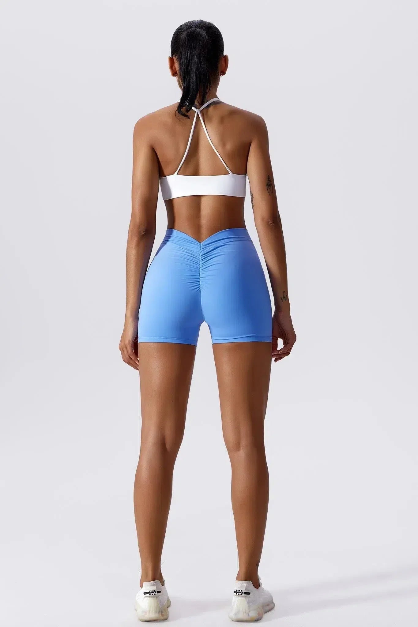 Leira – V-shaped waistband – Activewear shorts-15138001650048-Santi Vento Atelier