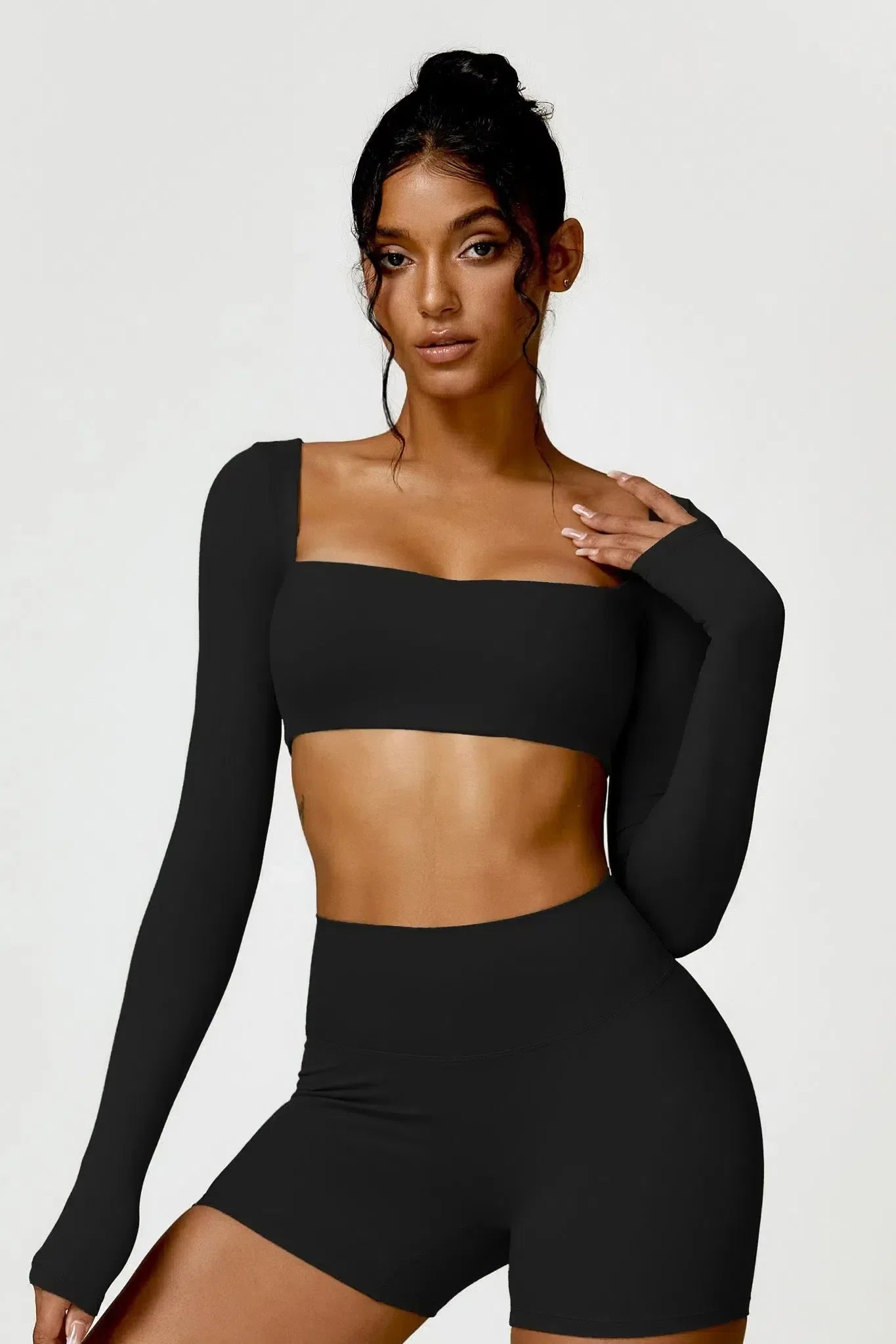 Niamh – U-neckline – Long-sleeve fitness crop top-15138000929152-Santi Vento Atelier