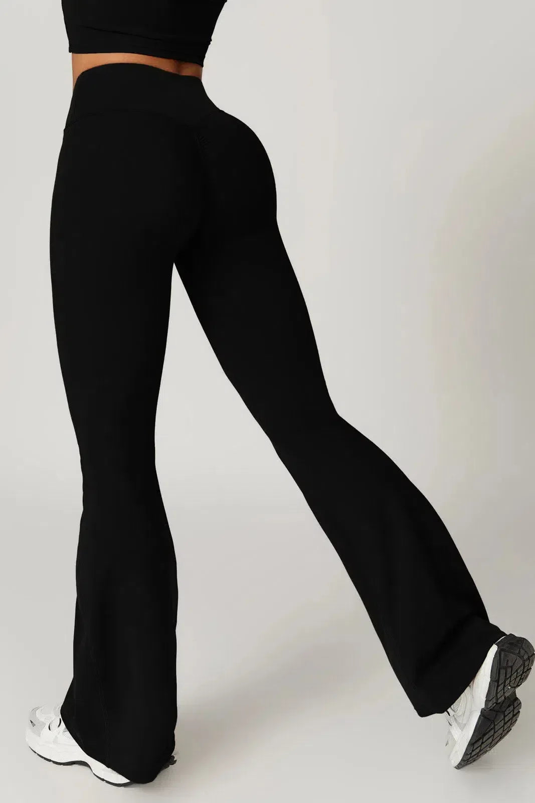 Palmira – U-neckline – Sports bra & flared leggings set-15138002829696-Santi Vento Atelier