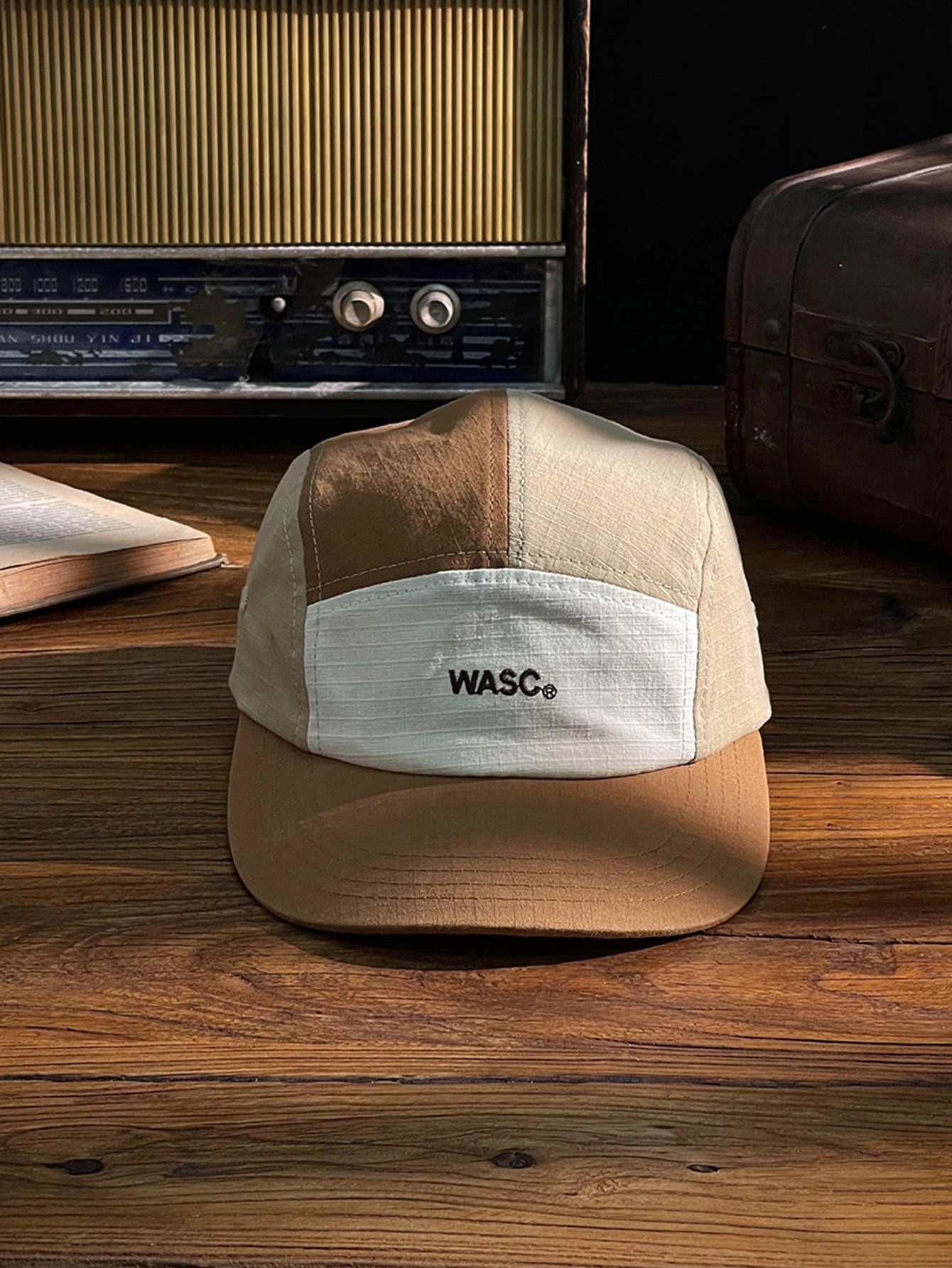 Montwade – Panelled utility – 5-panel cap-15144695792000-Santi Vento Atelier