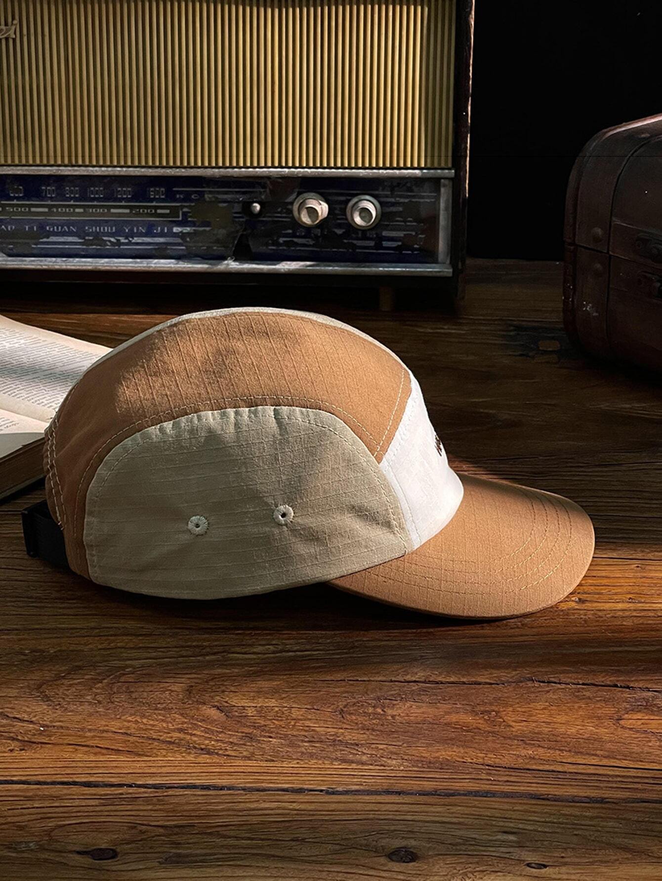 Montwade – Panelled utility – 5-panel cap-15144695792000-Santi Vento Atelier