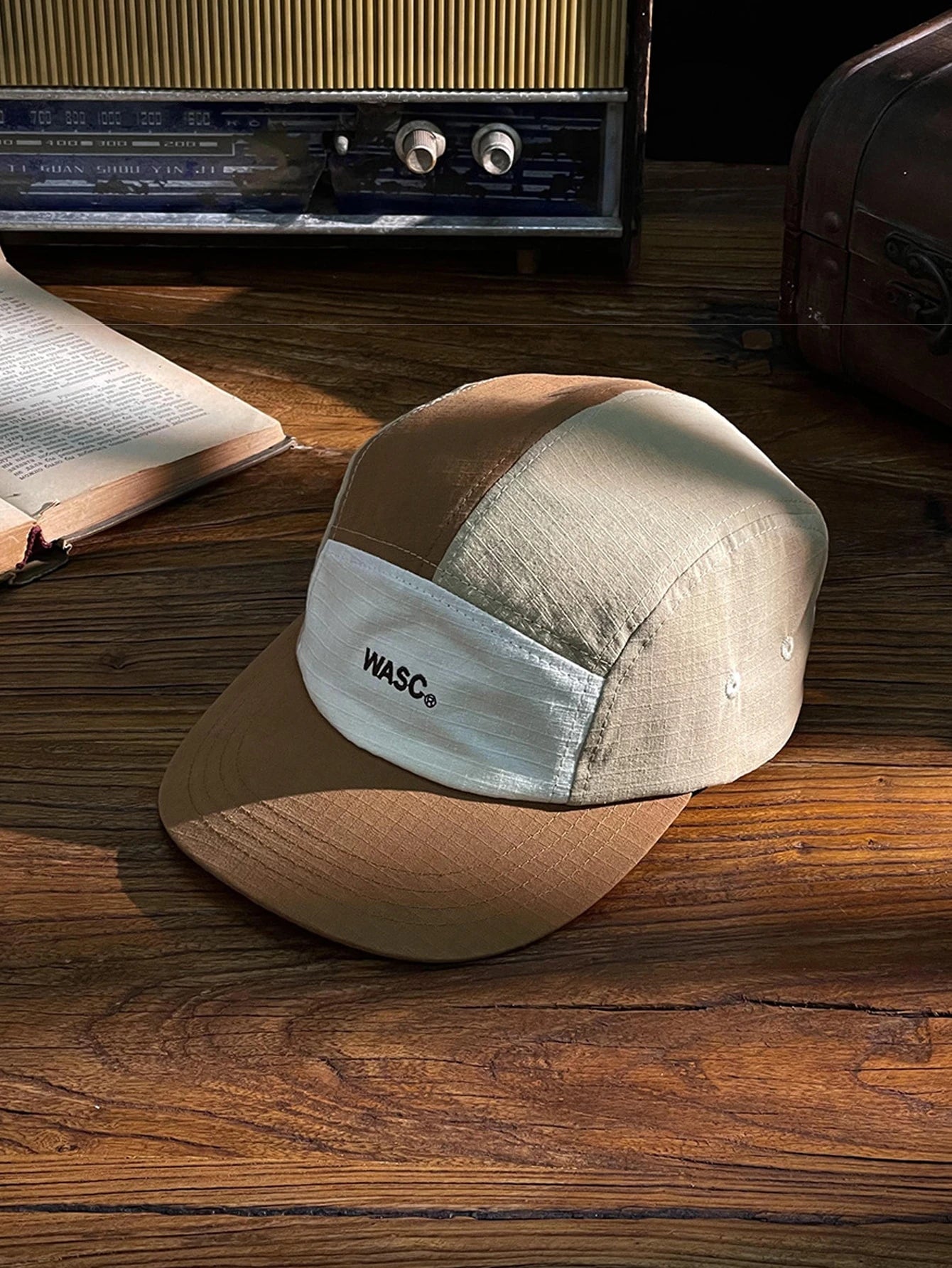 Montwade – Panelled utility – 5-panel cap-15144695792000-Santi Vento Atelier