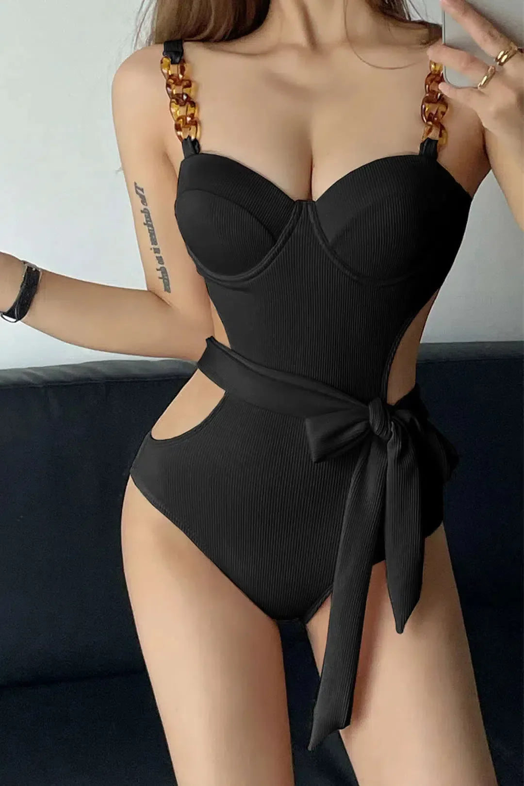 Fayelle – Flattering fit – Tummy-control one-piece-15138007744896-Santi Vento Atelier