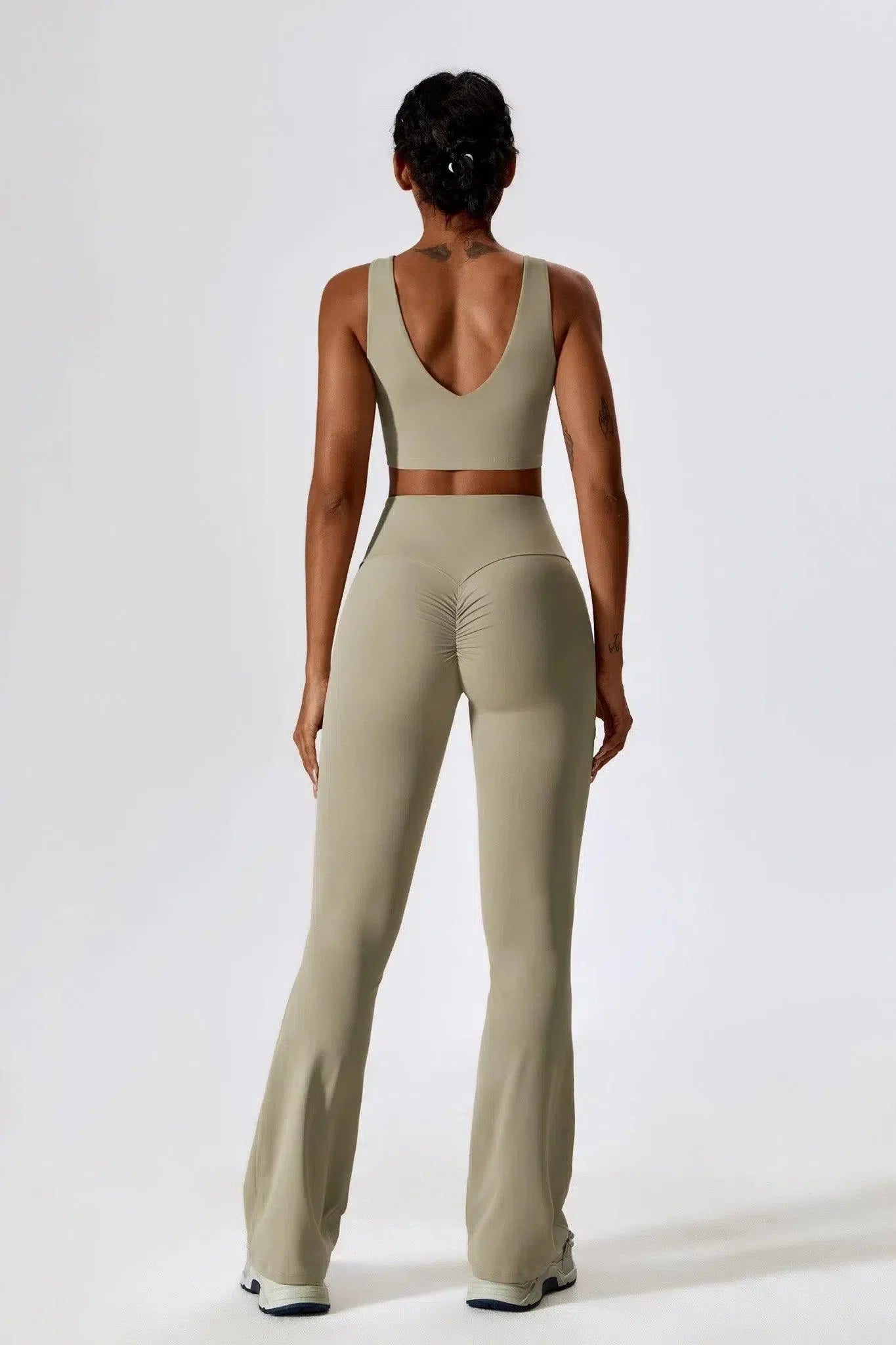 Mariuccia – Scoop neckline – Sports bra & flared leggings set-15138002960768-Santi Vento Atelier