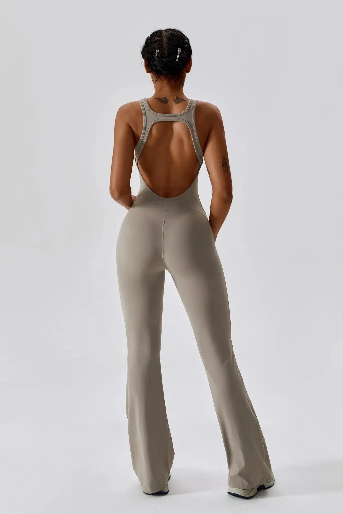 Noelia – Open-back design – Form-fitting jumpsuit-15137996800384-Santi Vento Atelier