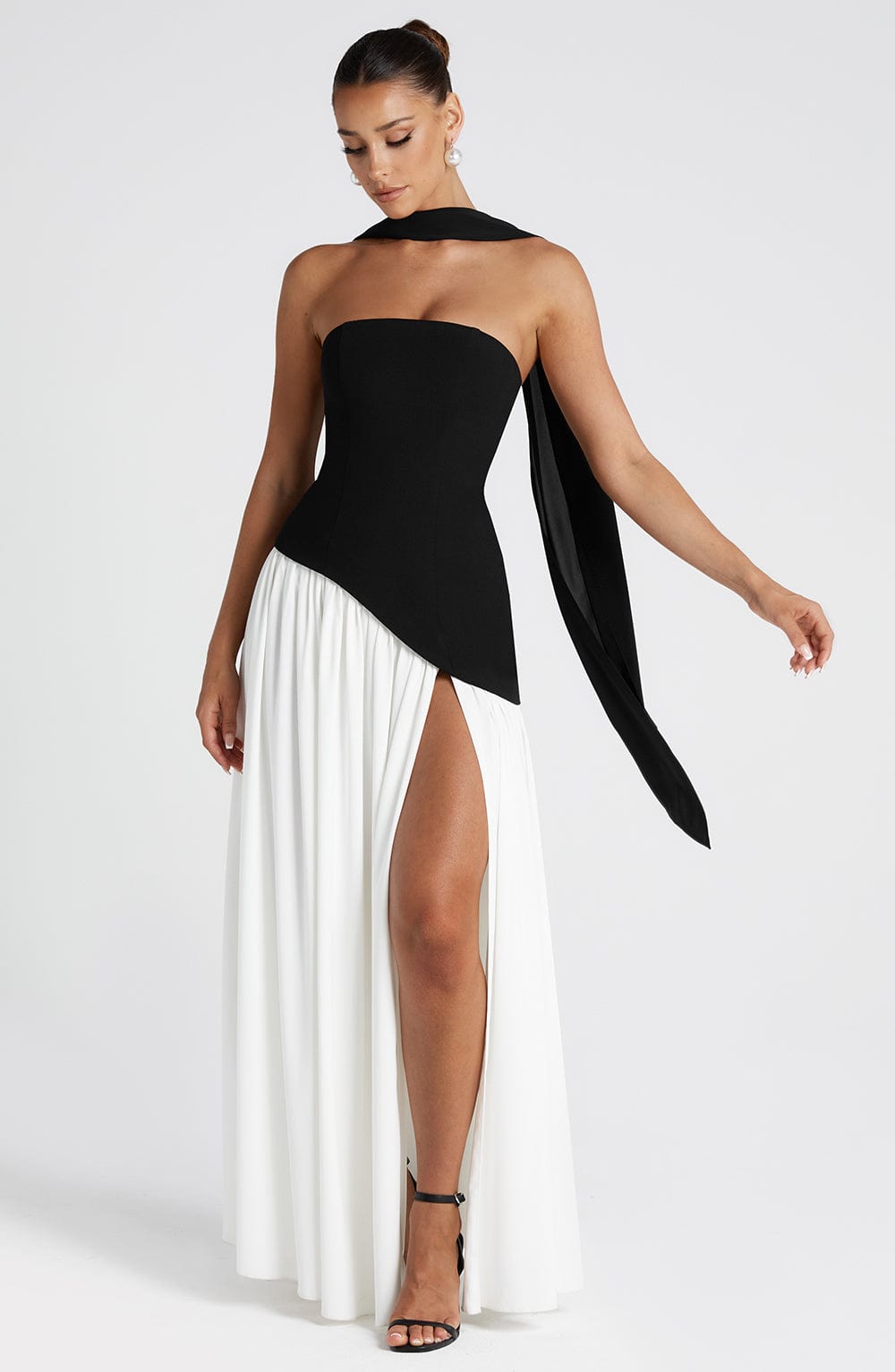 Elarisse – Sculpted contrast – Strapless evening dress-15147056693632-Santi Vento Atelier