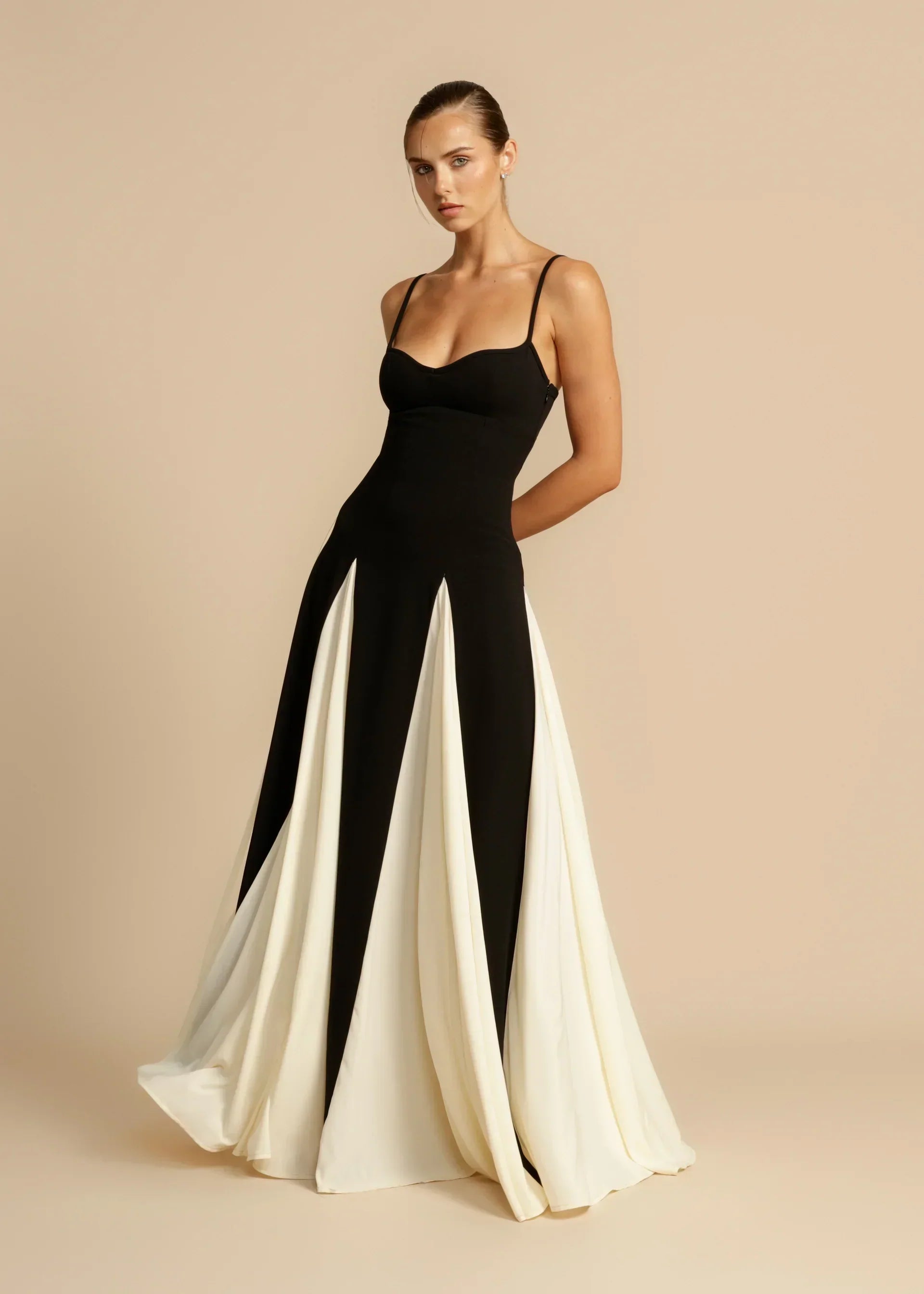 Roxaria – Sculpted silhouette – Bodycon dress-15139769418112-Santi Vento Atelier