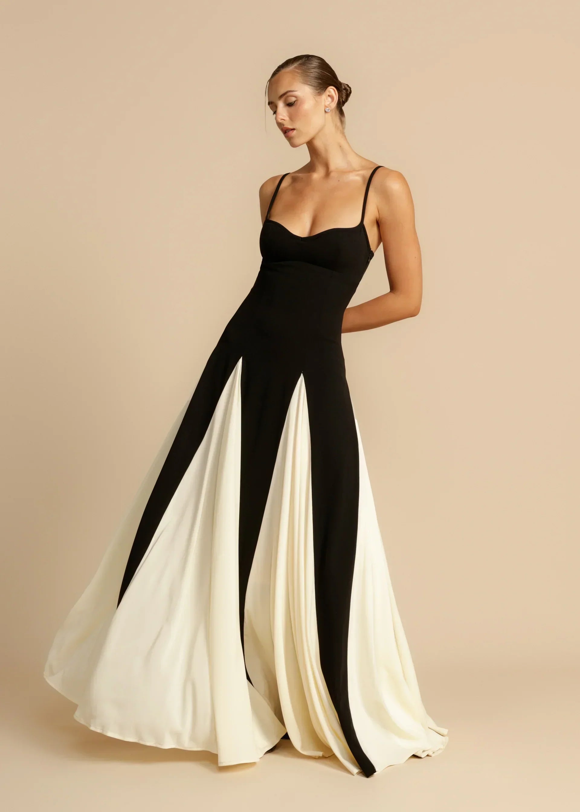Roxaria – Sculpted silhouette – Bodycon dress-15139769418112-Santi Vento Atelier